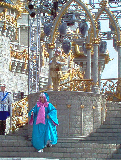 CindyCoronation7.jpg