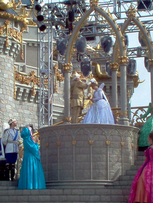 CindyCoronation11.jpg