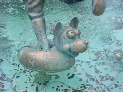 MuppetFountainHiddenMickeyCLSUP.jpg