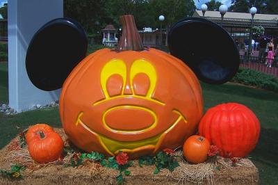 MickeyHalloweenPumpkin.jpg