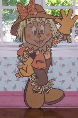 MinnieHalloweenDecoration.jpg