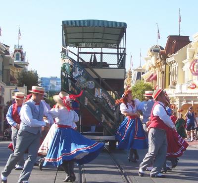 Trolley1.jpg