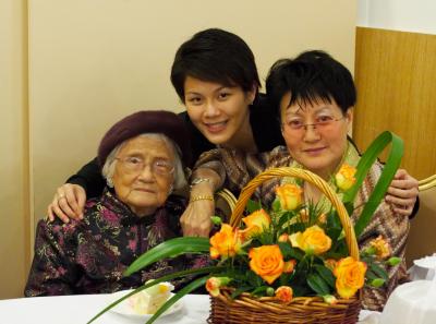 Grandma2005-0068.jpg