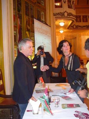Horta e Renata Cordeiro (Record)