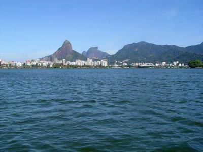 Dois Irmos e Pedra da Gvea e a Lagoa