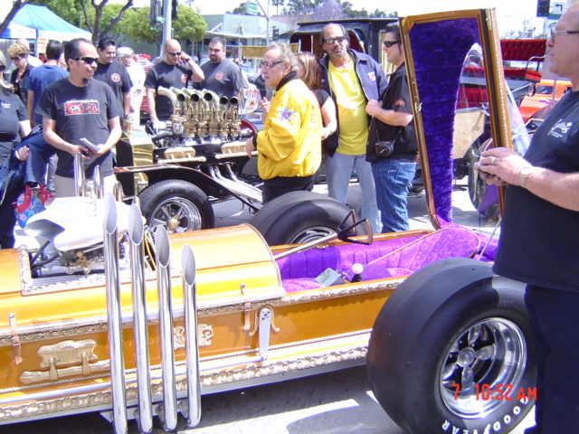 Coffin dragster