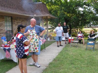 Jimmy George cookin on 4th.JPG