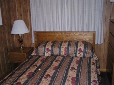 1Bedroom in cabin - Estes Park CO.p3.JPG