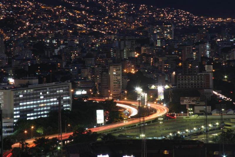 Vista Parcial de la Autopista Valle Coche - al Suroeste de Caracas -