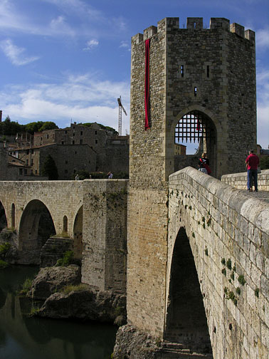 2web0680.jpg