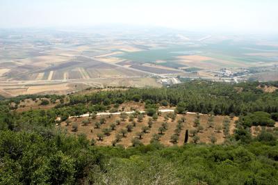 View from monastery roof to Jezreel Valley (1538ae)