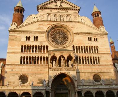 Another view of the Duomo facade