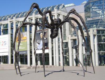 Maman by Louise Bourgeois.jpg