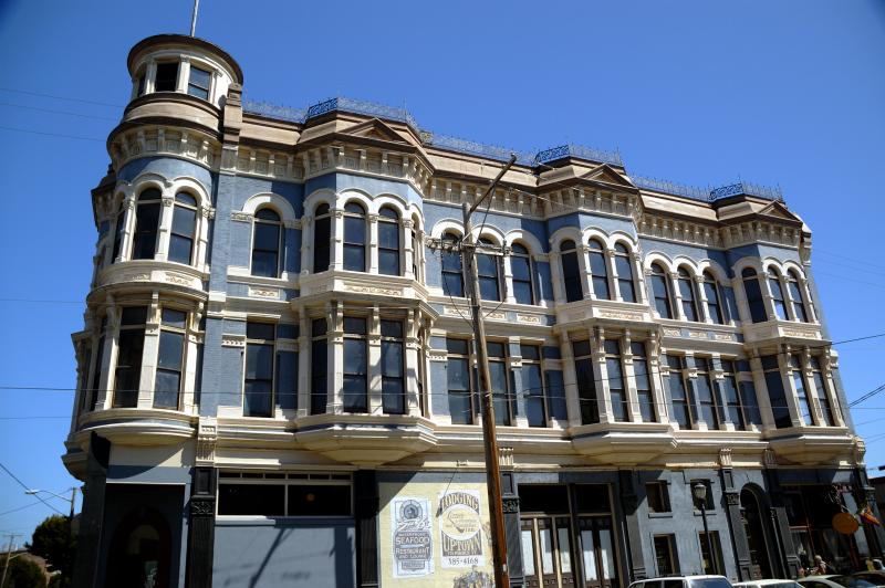 Its a Victorian era town.