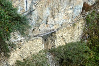 Machu Picchu - Inca bridge