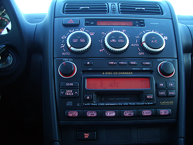 IS 300 Radio & CD Player