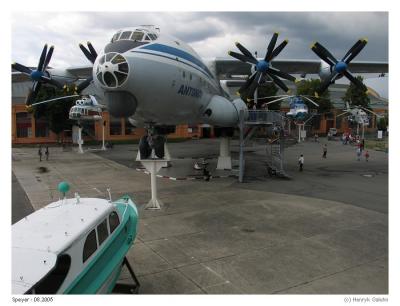 Antonov AN-22