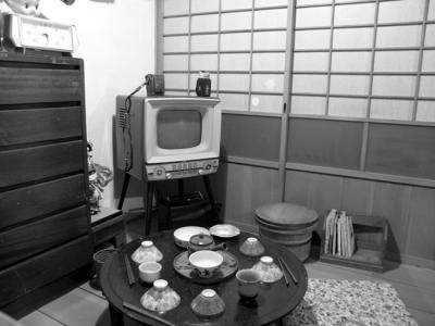 OLD JAPANESE LIVING ROOM