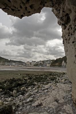 v3/79/217979/3/50394590.087UndertheCliff.jpg