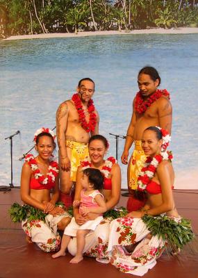 Nicole and Polynesian dancers