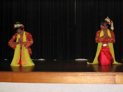 thai dancers