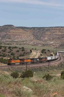 BNSF 4475W at Laguna