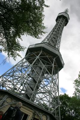 Tower, Petrin.