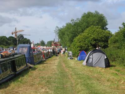 Lots of space on the towpath for BBQ's