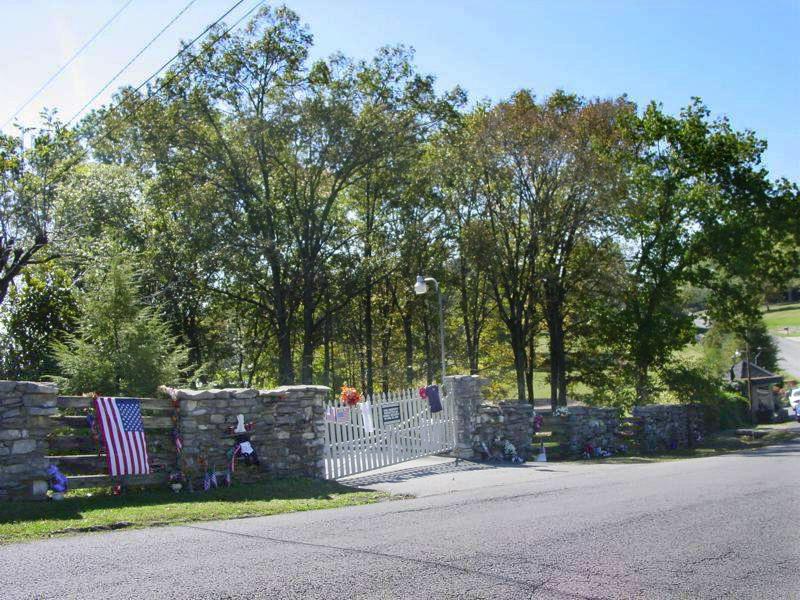 Johnny Cash  Memorials left by fans
