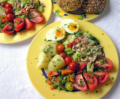 Salmon Salad & Vegetable Combo.JPG