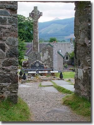 Rob Roys Grave , Balquhidder 1