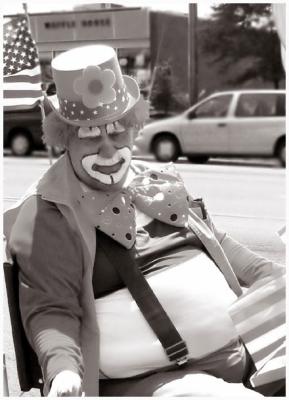 July-05-05 <br>Clownin Around