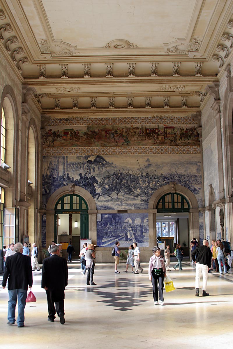 Portos train station is very beautiful