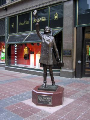 Mary Tyler Moore Statue