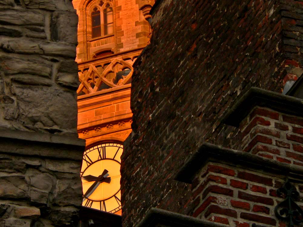 A crack in time, Ghent, Belgium, 2005