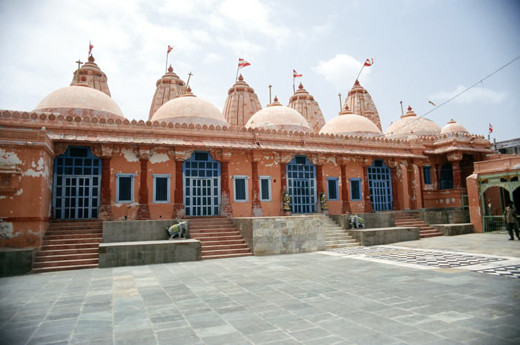 w05_NaSa17240030_Temple.jpg