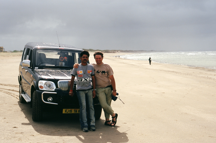 Ummed17300028_Svend+Car.jpg