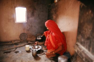 w05_Bh17150019_Woman+Kitchen.jp