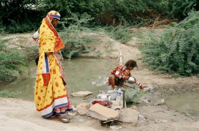 w05_Bh17250019_Woman+Girl.jpg