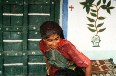 w05_Bh17260020_OldWoman.jpg