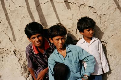 w05_Bh17420034_3boys.jpg