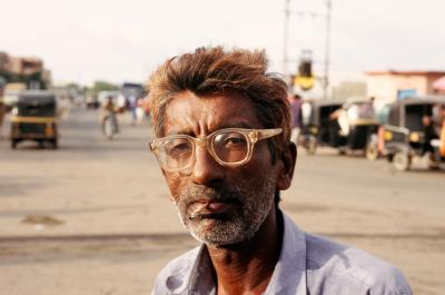 Bhuj17110001_Man+Glasses.jp