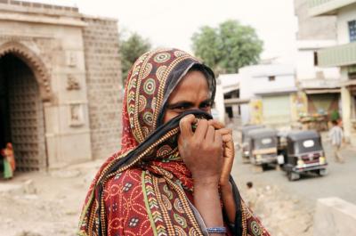 Bhuj17220001_Woman.jpg
