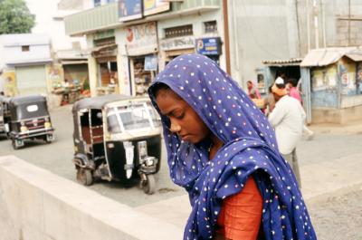 Bhuj17220003_YoungWoman.jpg