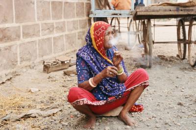 Bhuj17220010_WomanSmoking.j