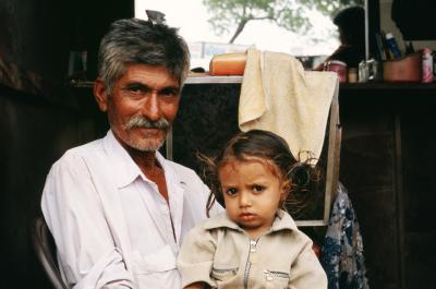 w05_Nalia17450001_Man+Girl.jpg