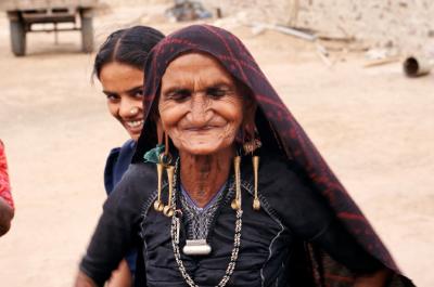 w05_Naka17080024_OldWoman.jpg