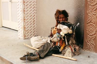 w05_NaSa17100032_PoorWoman.jpg