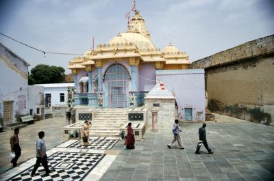 w05_NaSa17240029_Temple.jpg