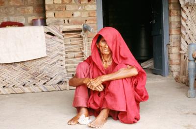 Gurha17270025_OldWoman.jpg